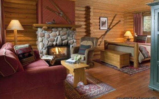 Cathedral Mountain Lodge