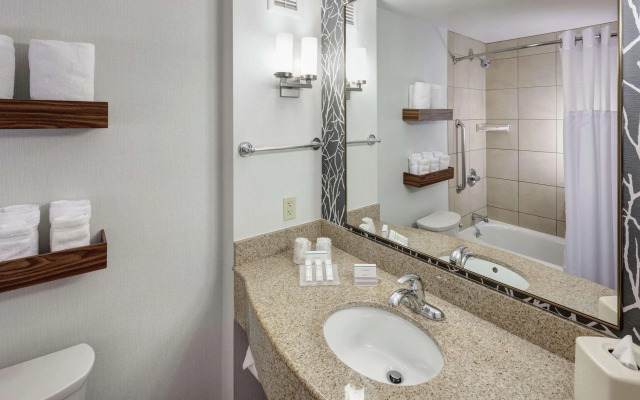 Hilton Garden Inn Lake Forest Mettawa