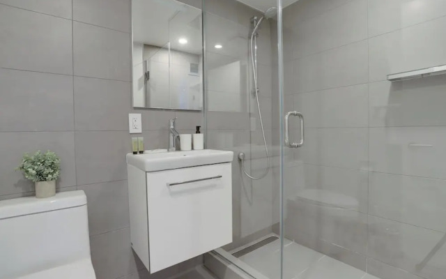 Modern Apartment Near D.C. Landmarks