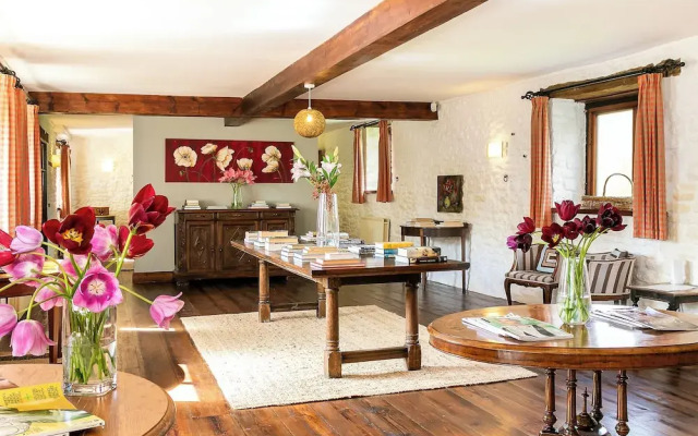 Stunning Barn Conversion - Rural Setting