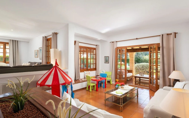 Villa Can Toni in Port de Pollen a