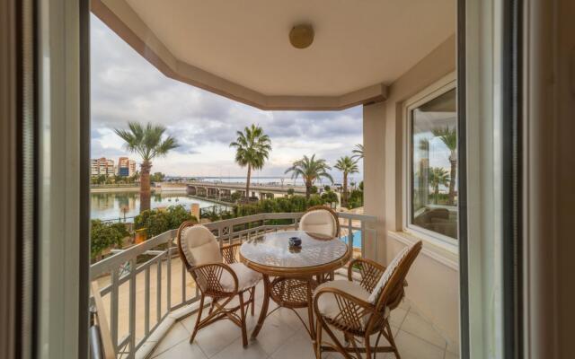 Lovely Apartment With Shared Pool in Konyaalti