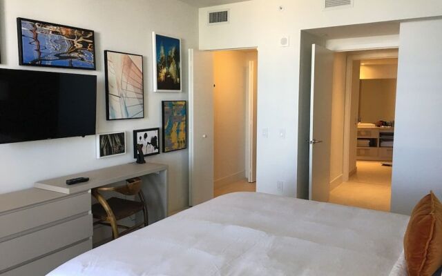 Lyfe Residence Building - Private apts over the beach