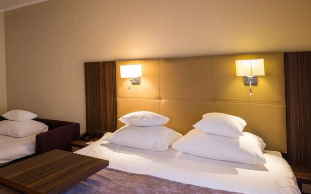 DeSilva Premium Opole
