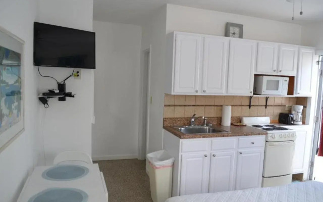 Tiana Beach Inn