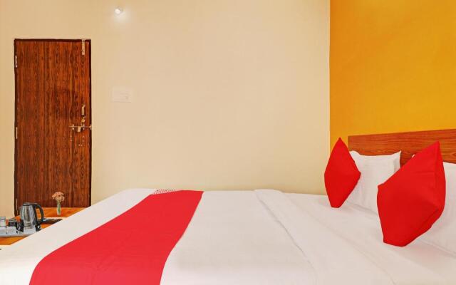 OYO Flagship 806332 Sai Mansion