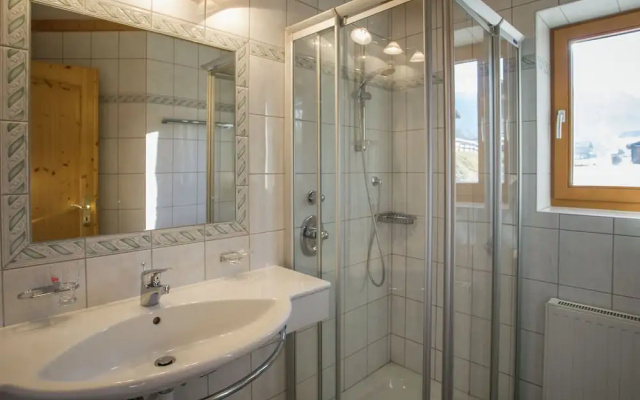 Refreshing Holiday Home With Balcony, Ski Storage, Garden