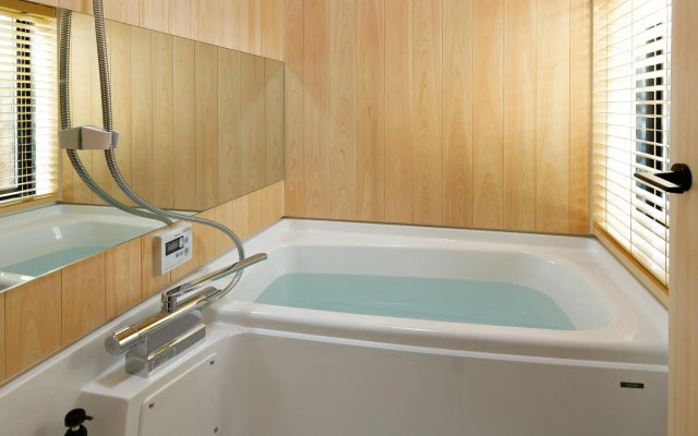 Kanade Fushimi Inari Taisha-mae