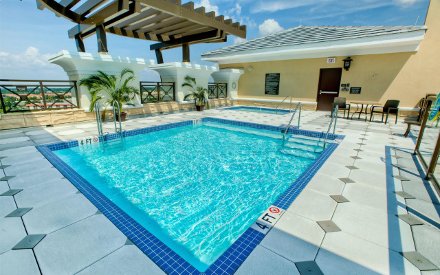Ramada Plaza by Wyndham Orlando Resort & Suites Intl Drive