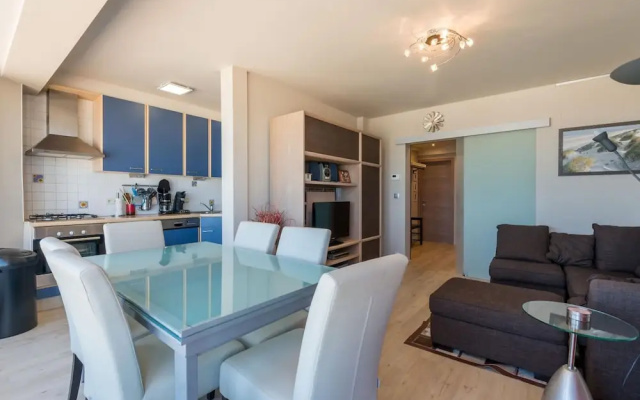 San Remo 501 Located on the Beach