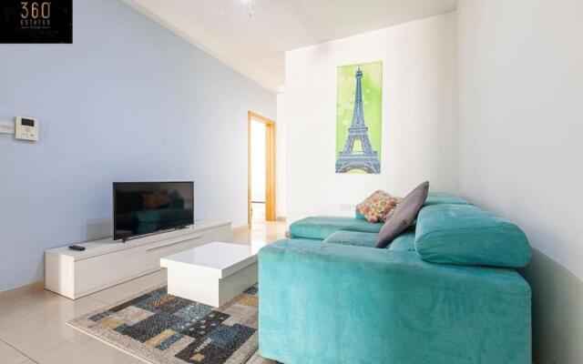 Beautiful designed seaside APT in Sliema Hotspot by 360 Estates