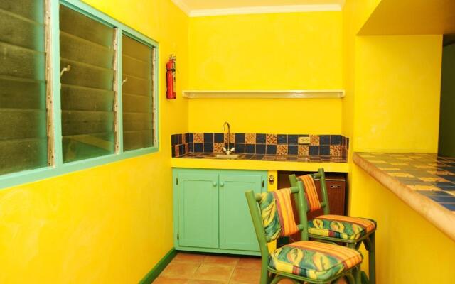 Doctors Cave Beach Hotel