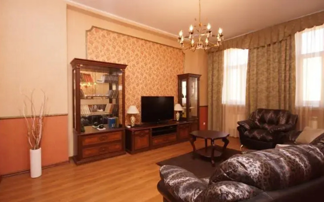 Суткиаренда на Невском