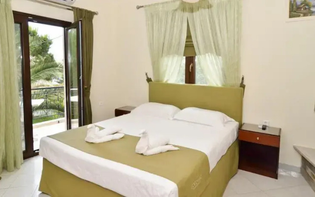 Studios Apartments Irini Patira