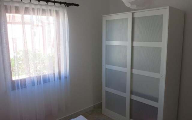 Spacious Holiday Home in Dalmatia With Beach Nearby