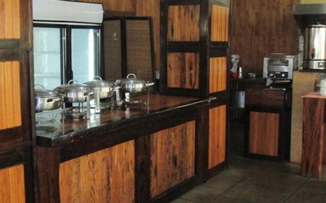 Nomndeni Celokuhle Hotel