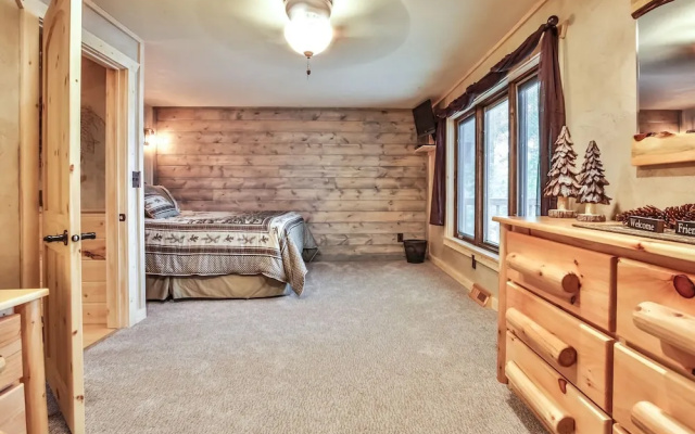 East Bay Hideaway - 4 Br Home