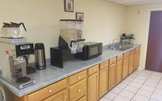 American Inn Evansville