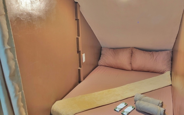 Aashvi Cozy Cabin