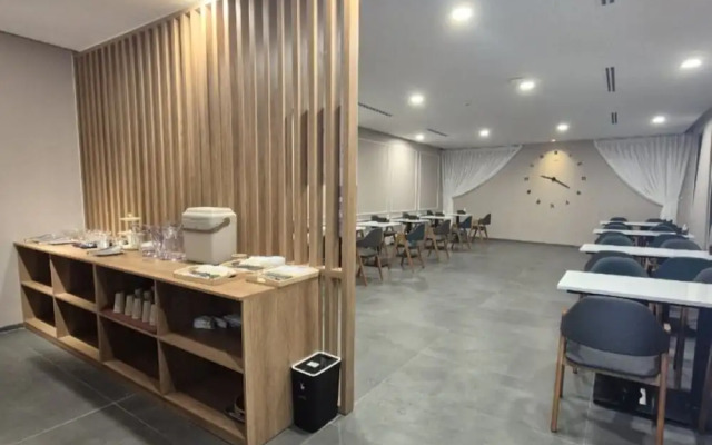 Saigon Travel Lounge