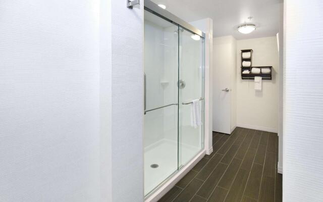 Hampton Inn & Suites Pittsburgh/Harmarville