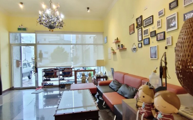 Uju House