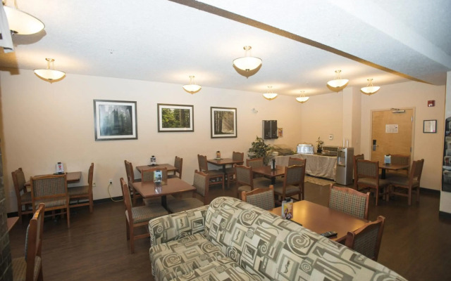 Lakeview Inns & Suites - Chetwynd