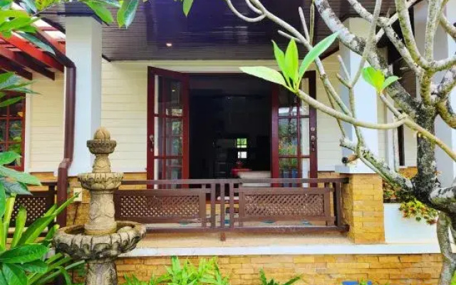 Secure 3 Bedroom Villa near beach