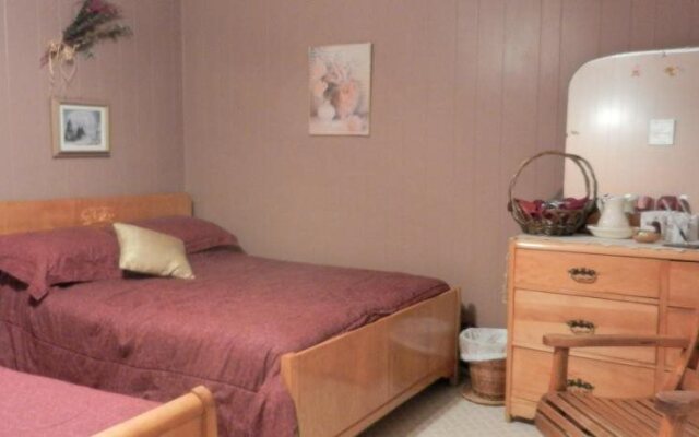 Domaine Joseph Ross Bed and Breakfast