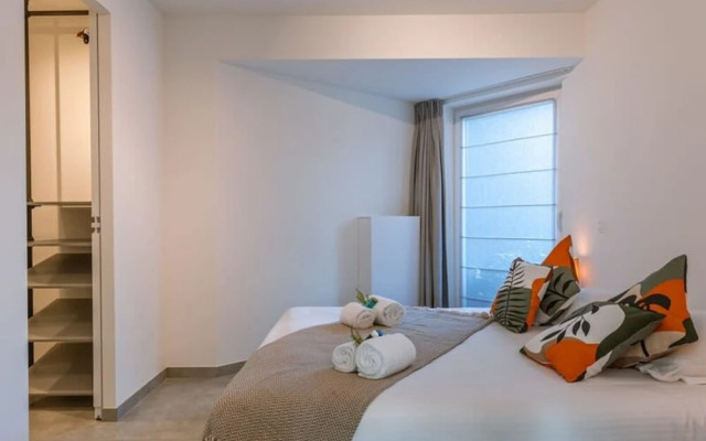 Deluxe Apartment With Lovely Terrace and Parking