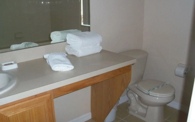 Timon's Townhome - 3 Br townhouse by RedAwning