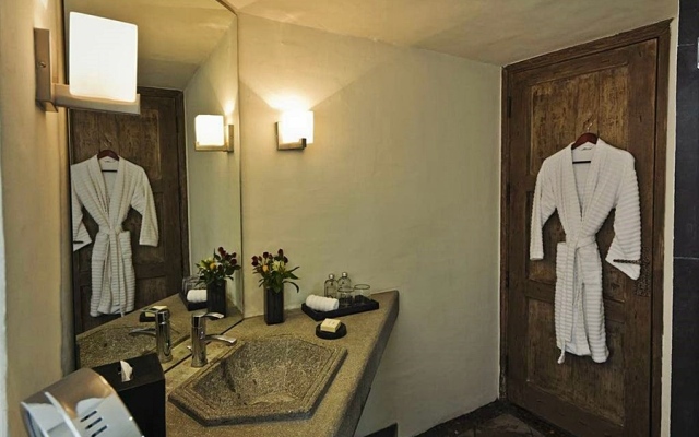 The Alest Hotel