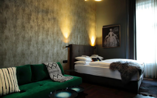 Leo Panzio Hotel