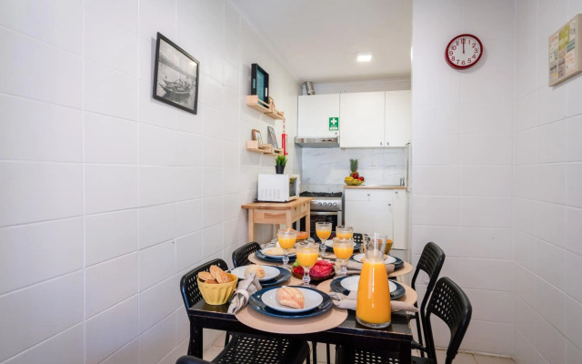 Large Flat w/ Terrace | Ace Location @ Aliados