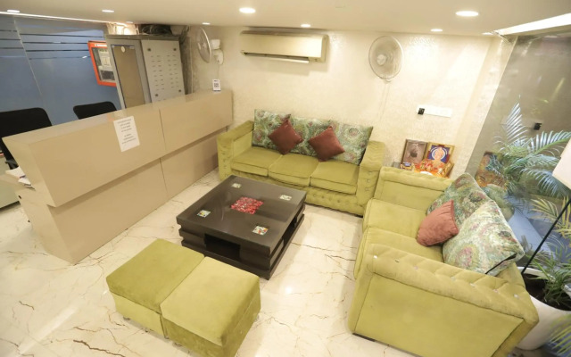 OYO 2637 Hotel Picasso Prive