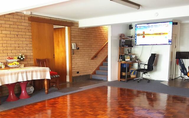 Gowrie Agapanthous - Hostel