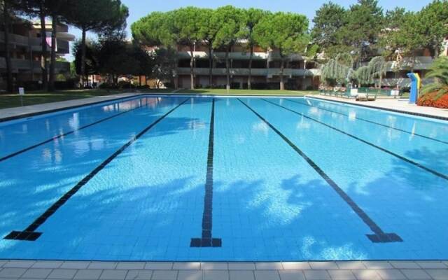 Modern Apartment With Shared Pool