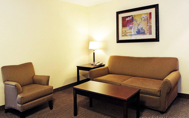 Holiday Inn Express & Suites Slave Lake by IHG