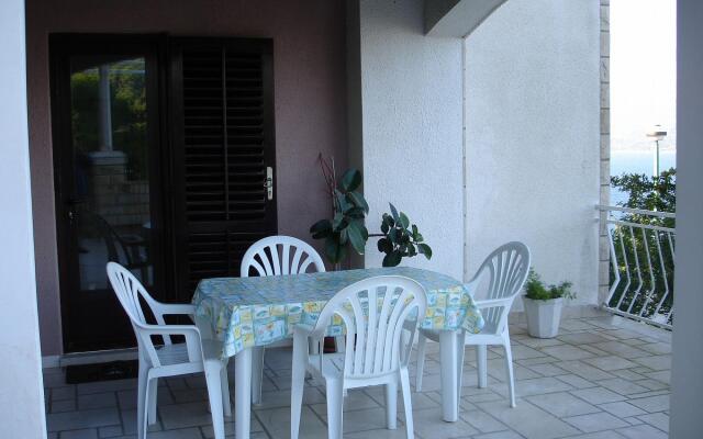 Lucija - A1(4+2) in Korcula