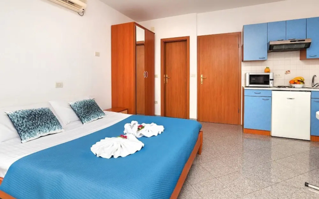 Splendid Beachfront Medveja Apartments