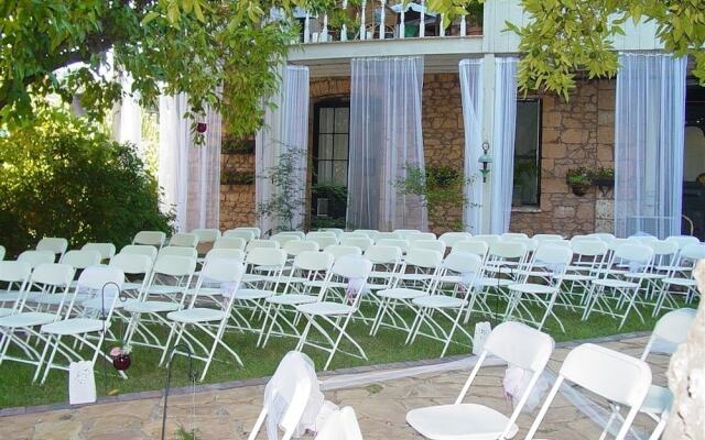 Hotel Léger Restaurant & Saloon