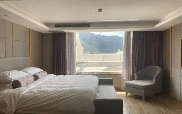 Huacai Hotel