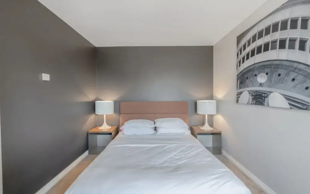 Sleek 2-bed Apartment in Vibrant Kingston