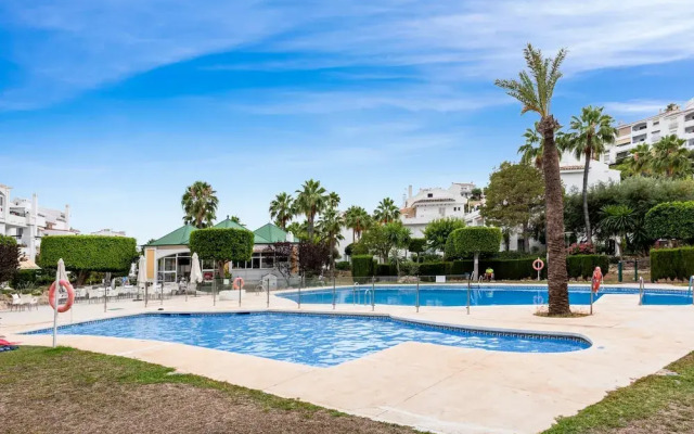 Amazing Pool and Garden Apartment by Costarentals - Ref 253