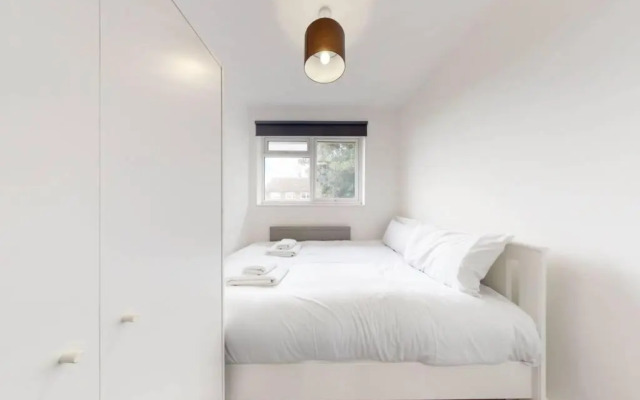 Amazing 3 Bedroom Flat - 4mins to tube station