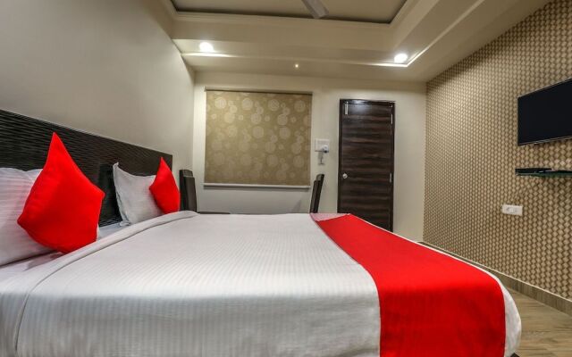Oyo 14859 Ulavacharu Hotels