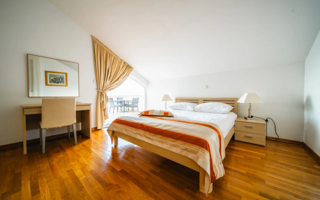 Pervanovo Apartments