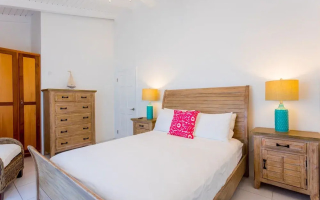 Coralito Bay Suites & Villas