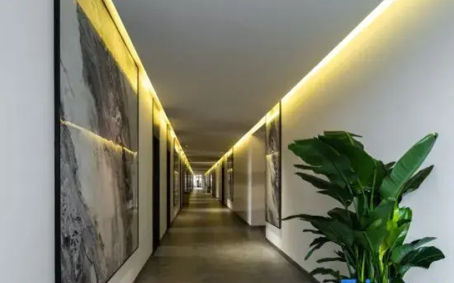 Yueji Hotel (Railway Station Wangchengpo Subway Station Store)