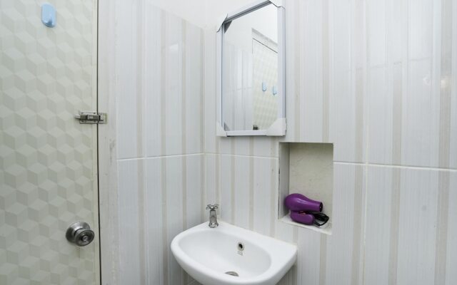 F7 Residence by OYO Rooms